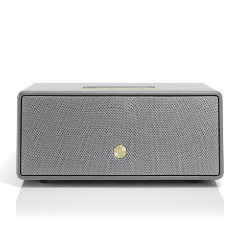 Lenceinte Audio Pro D1 vous offre une acoustique hifi de haute qualité, avec des basses profondes et contrôlées ainsi que des aigus précis. Le modèle est conçu pour s’intégrer élégamment dans n’importe quel intérieur. Enveloppée de similicuir avec des dét