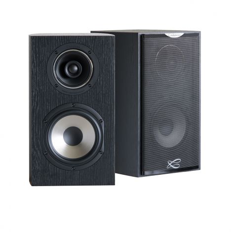 Qu’elles soient installées sur étagères ou sur pieds, l'enceinte Cabasse Antigua MC 170 offre une intégration sonore surprenante de facilité et de polyvalence. 