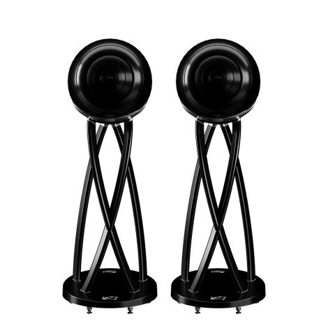 Pour célébrer ses soixante-dix années d’existence, la maison Cabasse a imaginé une création unique, véritable œuvre d’art acoustique. THE PEARL PELEGRINA incarne l’alliance de technologies de pointe et de sept décennies de savoir‑faire sonore, dans une pi