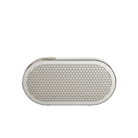 L'enceinte Bluetooth nomade Dali Katch G2 reprend les principales fonctionnalités de sa grande sœur multi-récompensée la Dali Katch, nous arrivant avec un design légèrement revu et inspiré de la barre de son Dali Katch One. 