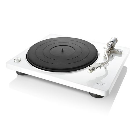 Avec son design sophistiqué et robuste, ainsi que son bras de lecture en S avec arrêt de lecture et soulèvement automatiques, la platine vinyle Denon DP-400 restitue vos albums préférés en restant fidèle à leur enregistrement original.