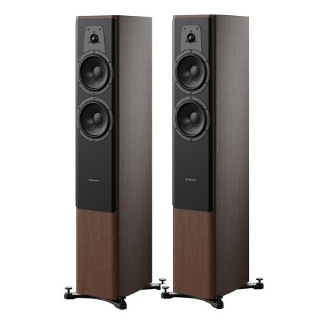 L’enceinte colonne Dynaudio Contour 30i partage la même philosophie d'honnêteté, de transparence et de musicalité que sa petite-soeur Contour 20i, mais avec plus d'ampleur et un grave plus percutant. Par rapport à l'ancienne version lancée en 2016, cette