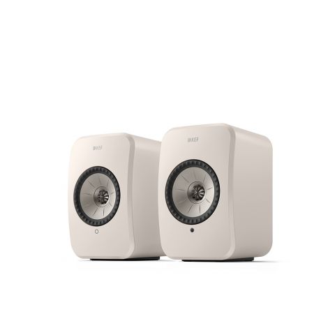 La paire d'enceintes sans fil hi-fi KEF LSX 2 LT est un modèle polyvalent qui reprend les principales caractéristiques des KEF LSX 2 dans une version allégée. Les KEF LSX 2 LT délivrent un son pur et précis, tout en offrant la compatibilité et la facilité
