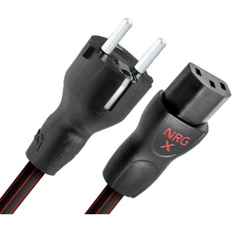 Le câble secteur Audioquest NRG-X3 adopte un connecteur Schuko avec mise à la terre d'un côté et un connecteur à 3 pôles IEC-C13 de l'autre. Il est destiné à remplacer le câble d'alimentation d'origine de vos appareils audio et vidéo pour garantir une ali