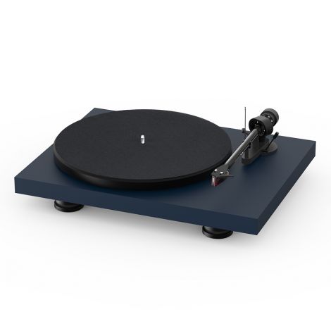 La platine vinyle Pro-Ject Debut Carbon Evo 2M Red est un nouveau modèle entièrement manuel à entraînement par courroie équipée de l'excellente cellule Ortofon 2M red. Un design très soigné et épuré.