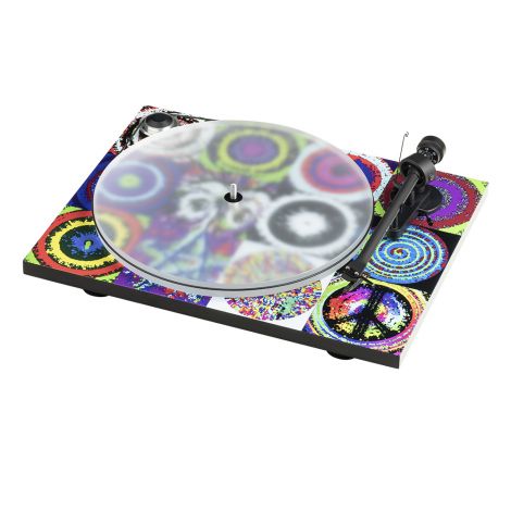 La platine vinyle Pro-Ject Essential III Ringo Starr The Beatles Collection, est le fruit d'une collaboration entre le fabriquant autrichien Pro-Ject et Universal Music Group.
