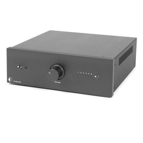 Le Prémpli Project Pre Box RS est un modèle analogique haut de gamme venant se placer au-dessus du déjà excellent Pre Box DS2 Analogue. Il dispose pour ce faire de solutions techniques plus évoluées, à commencer par un schéma double mono entièrement symét