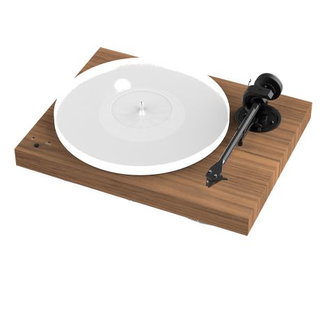 La platine Pro-Ject X1 Pick It S2 est un modèle manuel à entraînement par courroie associant un lourd plateau en acrylique et un bras de lecture en carbone et aluminium pour un amortissement optimal des vibrations et une écoute naturelle dénuée de bruit.