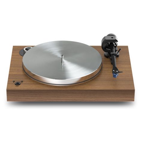 La platine vinyle Pro-ject X8 Evolution dispose des mêmes développements que l'on trouve sur les modèles plus haut de gamme Pro-Ject X-tension 9 et 10 en restant dans une gamme de prix encore abordable.