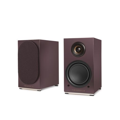La paire d'enceinte connectée Triangle AIO TWIN est un véritable concentré de technologies et de savoir-faire TRIANGLE. Sa polyvalence et son design épuré font de ces enceintes un produit dans l’air du temps. Elle possède toutes les fonctionnalités et per