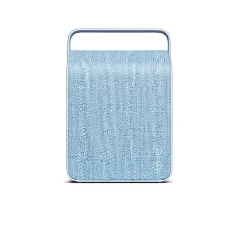L'enceinte sans fil Vifa Oslo est deux fois moins compacte du modèle Coppenhagen dont elle reprend les codes esthétiques, la connectivité sans fil Bluetooth et la portabilité (batterie rechargeable).