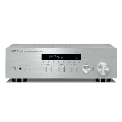 L'amplificateur hi-fi connecté Yamaha MusicCast R-N303D est un modèle offrant une forte puissance de sortie de 2 x 100 watts RMS sous 8 ohms pour écouter toutes vos musiques et émissions préférées avec une excellente qualité de réception.
