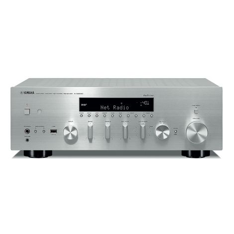 L'amplificateur hi-fi connecté Yamaha MusicCast R-N803D est un modèle haut de gamme bénéficiant des meilleures technologies du constructeur nippon.